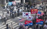 헌재 앞만 치열한 게 아니다…尹 선고 앞두고 ‘파묘·노딱 전쟁’