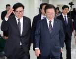 보수 텃밭 PK 공략 시동 거는 李..與 "사기행각" 비판