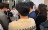 "한동훈은 친중 좌파"… 한 전 대표 면전에서 사인 찢은 대학생