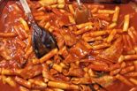 아이들 즐겨 먹는 유명 떡볶이 브랜드 등 55곳 '위생 불량' 적발