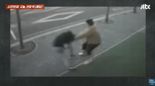 "갑자기 달려와 머리채 잡고 질질"..여중생 묻지마 폭행하고 ‘강제입원’한 여성