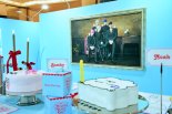롯데백화점, 버추얼 아이돌 '플레이브' 데뷔 2주년 축하 팝업