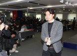 홍명보 감독, 축구장 논두렁 잔디 개선 부탁... "잔디 받쳐주지 못하면 이는 굉장한 문제"