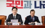 권성동, 민주 장외 투쟁에 "우스꽝스러운 희극으로 보일 뿐"
