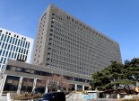 검찰, '오세훈 여론조사비 대납 의혹' 후원자 김한정 세번째 소환