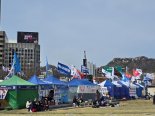 [현장]"탄핵 전 마지막 집회길"…광화문 앞에 모인 시민들[종합]