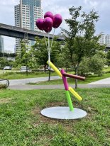 크라운해태 "한강서 예술의 향 느껴보세요"