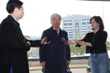 '104일만 출근' 마은혁 "재판관 임무 완수에 최선"