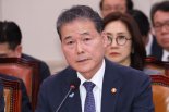 통일부 장관, 日정부·의회와 대북정책 논의