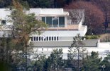 [속보]尹, 내일 오후 5시 한남동 관저 떠나 사저 이동