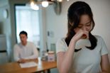 "사랑이 아니었네" 가스라이팅으로 100억 뜯은 20대 男 기소