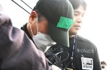 "계획 범죄냐" 질문에 끄덕끄덕…용인 일가족 살해 50대 가장 송치