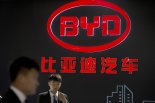 中 ETF 잇단 출격에 개미 줍줍...상품 더 쏟아진다