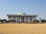 국회, 1.6조원 더 얹은 13.8조원 추경안 의결