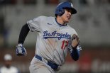 "감격적인 데뷔전" 김혜성, 대수비 MLB 데뷔…28번째 코리안 빅리거 탄생