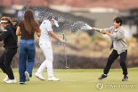 유해란, 블랙 데저트 챔피언십 '와이어 투 와이어' 우승... 한국 선수 시즌 3번째