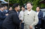 이재명, 의대생 향해 "힘든 싸움은 저에게 맡기고 공부 이어가 달라"