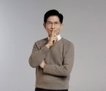 페이커 포즈 취한 김문수...T1 "삭제 노력 중"
