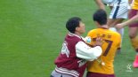 프로축구연맹, 어린이날 선수 대놓고 밀친 이정효 광주FC 감독에 '엄중 경고'