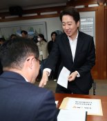 대선후보 등록한 이준석 "계엄세력과 삼권분립 위협세력 막아낼 것"
