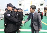 이주호, 서해 불법조업 어선 강력 대응 주문