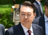 "尹, 이르면 오늘 자진 탈당..대선판, 다시 휘청거릴 것"