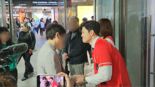 “김문수입니다”…신도림역서 다양한 세대와 출근길 소통