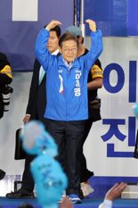 [영상] 이재명 “후보 배우자 TV토론회? 배우자가 정치하냐!”