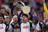 UEFA의 대실수 "진심으로 사과"... 주장 손흥민,정작 우승 메달 못받아