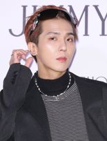 “복무 시간에 근무지 이탈” 송민호, 결국 검찰 송치