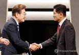 연금 자동조정장치에 李 "도입하면 불안' 金 "국가 책임 장치"