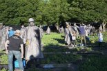 美 헤그세스 국방장관, 현충일에 워싱턴DC 6·25 참전 기념공원 청소