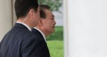 경찰, '비화폰 정보 삭제' 증거인멸 추가 수사...안가 CCTV 제출 협의 중