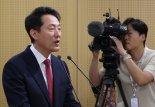 검찰, '명태균 여론조사 의혹' 오세훈 소환해 12시간 조사