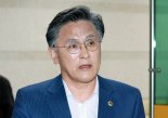 '지역유력자에게 뇌물 수수' 박성만 경북도의회 의장 법정행