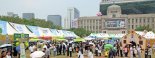 세계인 ‘최애 간식’ K스낵… 시청앞 1만명 발길 잡았다 [2025 서울식품유통대전]