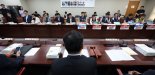 최저임금 확대 공방전 "해외는 인정 vs 근로자성 일률판단 어려워"