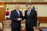 이주호, 미 하원 천연자원위 대표단과 협력방안 논의