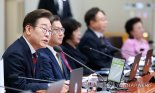 李대통령, 도시락 먹으며 첫 국무회의 진행…대형 산불 재해 논의