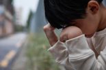 "아이스크림 사 먹게 돈 줘"..라이터로 초등생 팔 지진 10대들, 경찰 "중학생 추정"