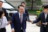 법원 출석하는 윤석열 전 대통령