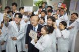한화토탈에너지스 찾은 김승연... "끊임없는 혁신으로 경쟁력 강화"