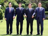 취임 18일 만에 협치 물꼬… 추경·총리 인준 등 '산 넘어 산'