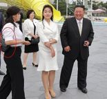 '구찌백에 검정바지'…리설주, 김주애·김정은과 1년 반만에 포착