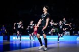 한때 내려다봤던 일본 배구, 이제는 넘사벽.. 올림픽 챔프 佛 잡는 대파란