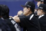 이종범 kt 코치, 야구 예능 합류 위해 사임 충격... 팬들은 "무책임해" 질타