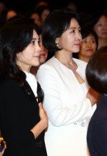 김혜경 여사 옆에 이부진…여성 기업인들 만나 격려