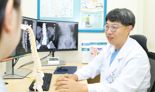 장마철 허리 통증 지속… 단순 근육통 아닌 척추 질환 신호?