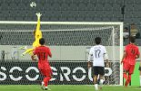 “축구는 공으로 하는 거야, 꿈으로 하는 게 아니야" 홍명보호, 중국에 3-0 한 수 지도