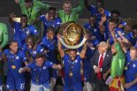 우승은 첼시가 했는데 우승트로피는 트럼프 집무실로? 축구 팬들 공분